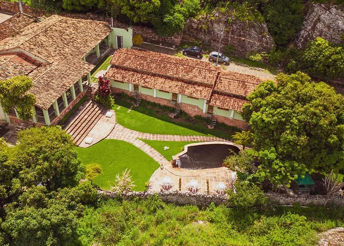 Pousada Pedras de Igatu